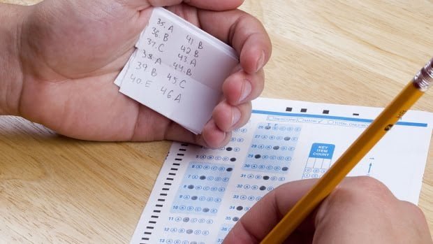 एमबिबिएस प्रवेश परीक्षामा चिट चोराउन पाँच लाख : कसरी चोरिन्थ्यो चिट ?