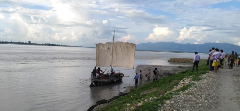 डुंगाबाट ल्याइदै सुस्ताकाे मतपेटिका, ८४ प्रतिशत मतदान