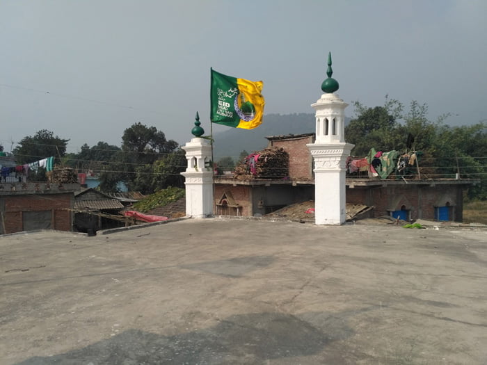 नवलपरासीको ऐतिहासिक मदारबाबा मेला सुरु, १० लाखले मेला भर्ने