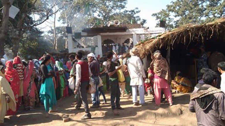 हिन्दु मुस्लिमकाे अास्थाकाे केन्द्र मदारबाबाकाे महिमा यस्ताे छ, फाेटाेफिचर सहित