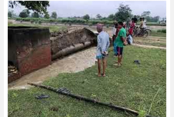 डुबानमा परेपछि नेपालीले भत्काए भारतीय नहर