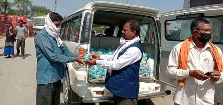 प्रदेश सभा सदस्य वैजनाथ जैसवालद्वारा मास्क,सेनिटाइजर,सावुन बितरण