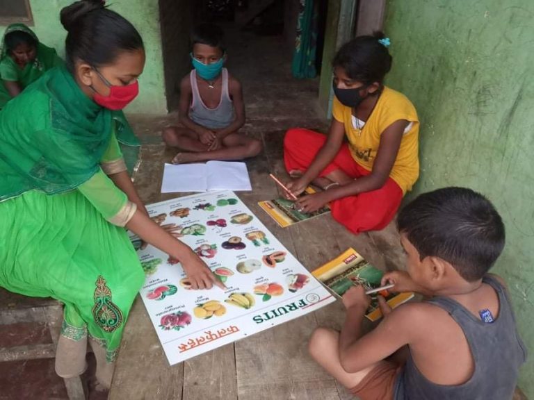 एबिसि नेपालले बालबालिकालाई घरमै पढाउने सिकाइ क्रियाकलाप गराउदै