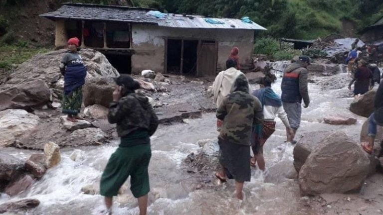 बागलुङमा बाढीपहिरोका कारण कम्तीमा १० जनाको मृत्यु, दर्जनौँ बेपत्ता