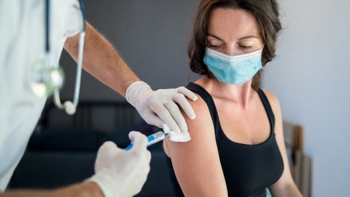 _116155052_vaccination
