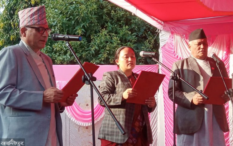 वाग्मतीका नवनियुक्त मुख्यमन्त्री र मन्त्रीले लिए शपथ