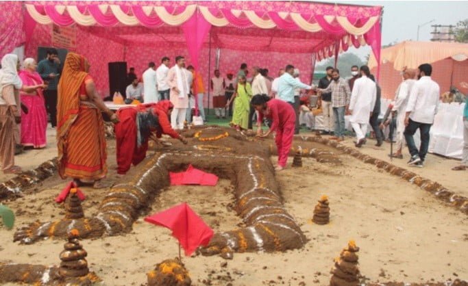 गुडगावँमा मुस्लिम प्रार्थना रोक्दै हिन्दु कार्यक्रम