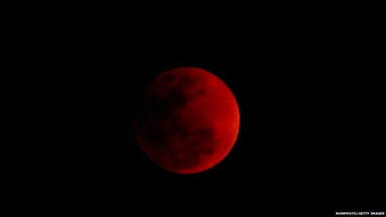 ६ शताब्दीयताकै सबैभन्दा लामो चन्द्र ग्रहण आज