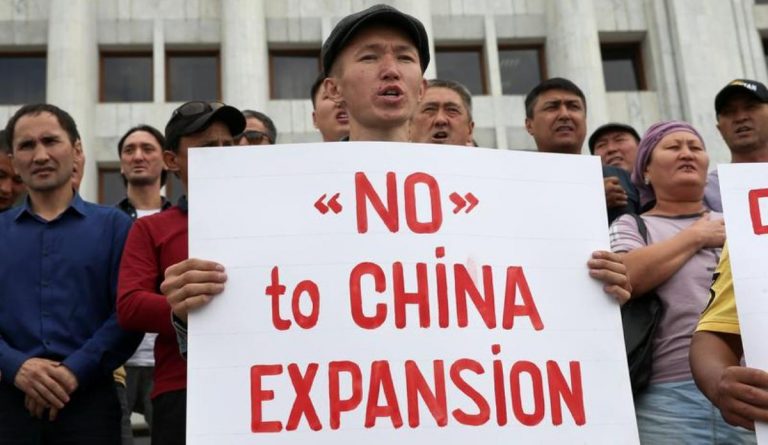 किर्गिस्तानलाइ ५ अरब चिनियाँ ऋणकाे भारी, ऋण तिर्न नसकेर भाैतिक संरचना नै जाेखिममा