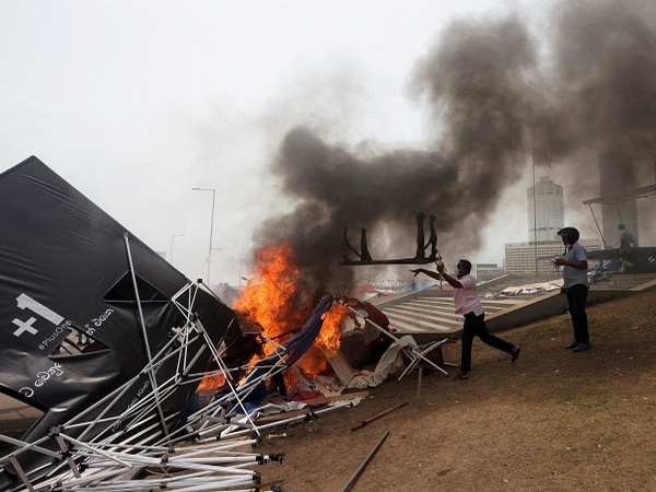 परराष्ट्रका अधिकारीलाई रासन किन्न चीनले नगद बाँडेपछि आक्रोश