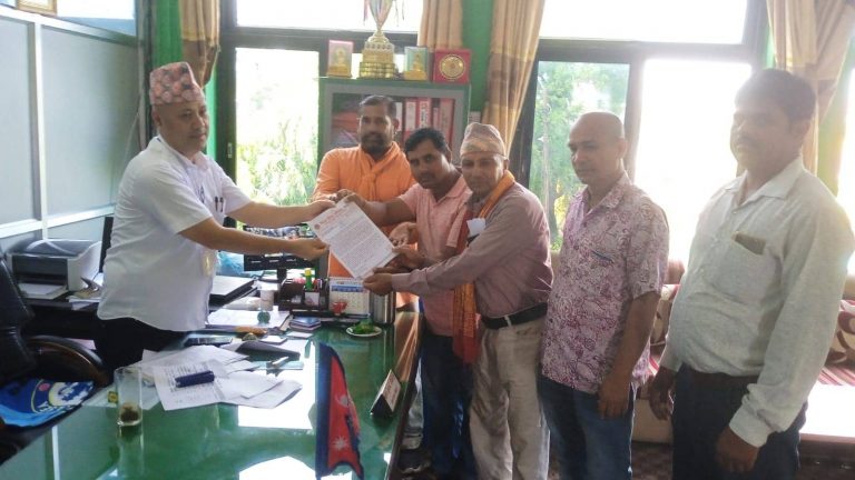 प्रचण्डको हिन्दु बिरोधी अभिव्यक्ति विरुद्ध विश्व हिन्दु परिषदले बुझायो ज्ञापन पत्र