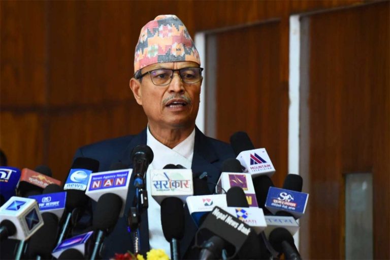 चिनियाँ दबाबमा अपमान सहेर पनि एमाले मै रहे भीम रावल