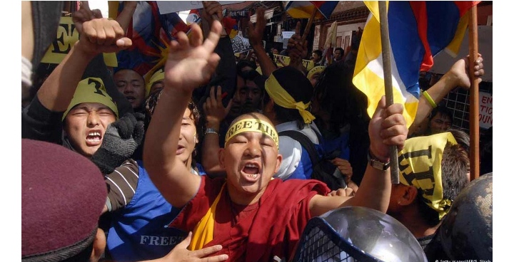 तिब्बती शरणार्थी लखेट्न चीनले नेपालमाथि बढायाे दबाब, नेपाली प्रहरी प्रशासनकाे यसरी भइरहेकाे छ दुरुपयोग