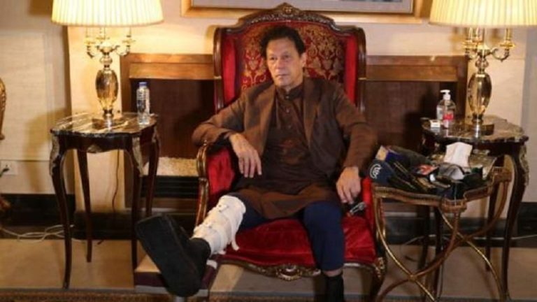 पाकिस्तानका पुर्ब प्रधानमन्त्री ईमरान फरार , समर्थकले गरेको प्रदर्शनमा प्रहरी सङ झडप