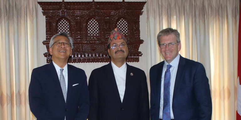 एमसिसीको प्रगतिबारे अमेरिकी सहायक मन्त्री लुको चासो 