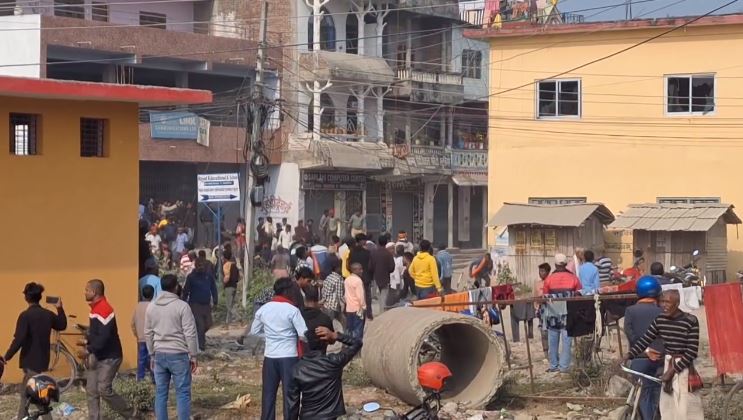 कर्फ्युपछि सर्लाहीको बरहथवा बजार क्षेत्र सुनसान