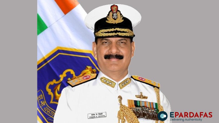भाइस एडमिरल दिनेश कुमार त्रिपाठी नौसेनाको नयाँ प्रमुखमा नियुक्त