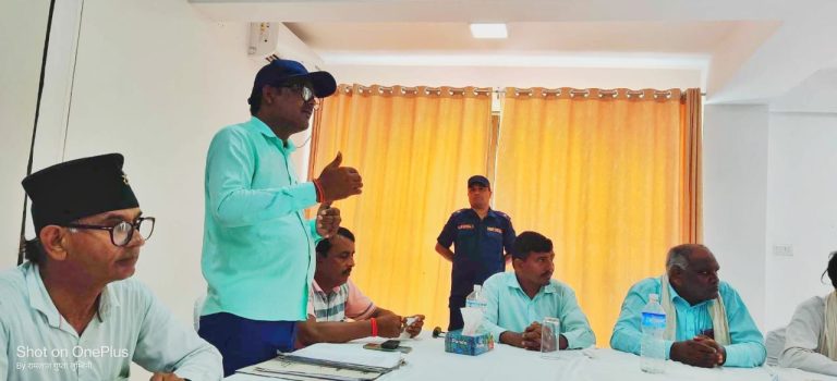 राजीनामा माग्दै पर्यटनमंत्री विरुद्ध नाराबाजी