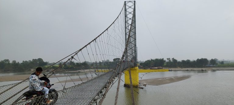 नारायणीमा बहाव कम, सुस्तावासीलाई शनिबार रातभर बाढीको खतरा नहुने — सरकारले असोज १९ र २० गते देशभर सार्वजनिक बिदा घोषणा
