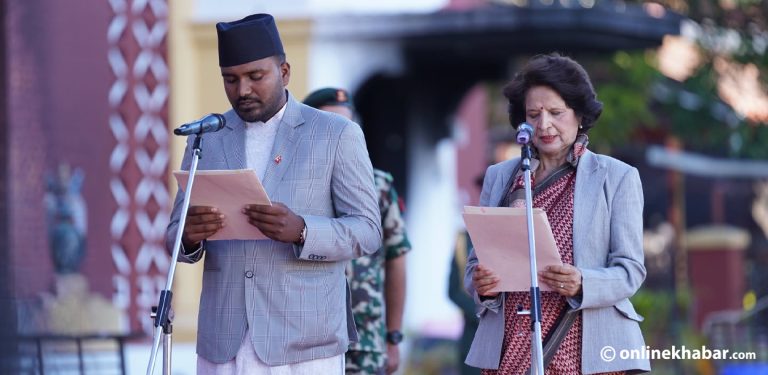 दूइजना मन्त्रीकाे सपथ ग्रहण