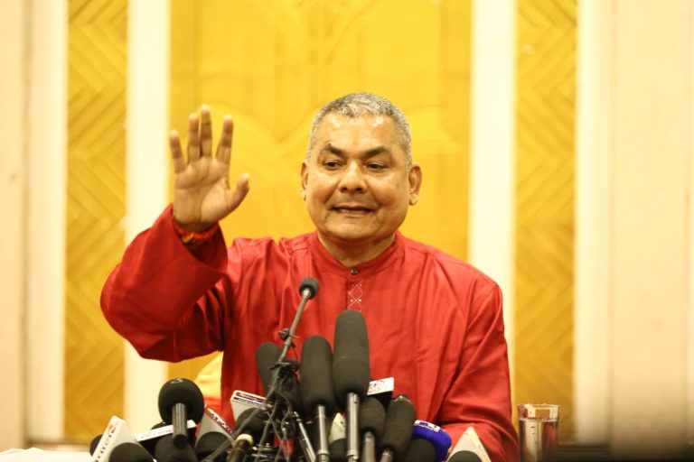 मेडिकल व्यवसायी दुर्गा प्रसाईं पक्राउ